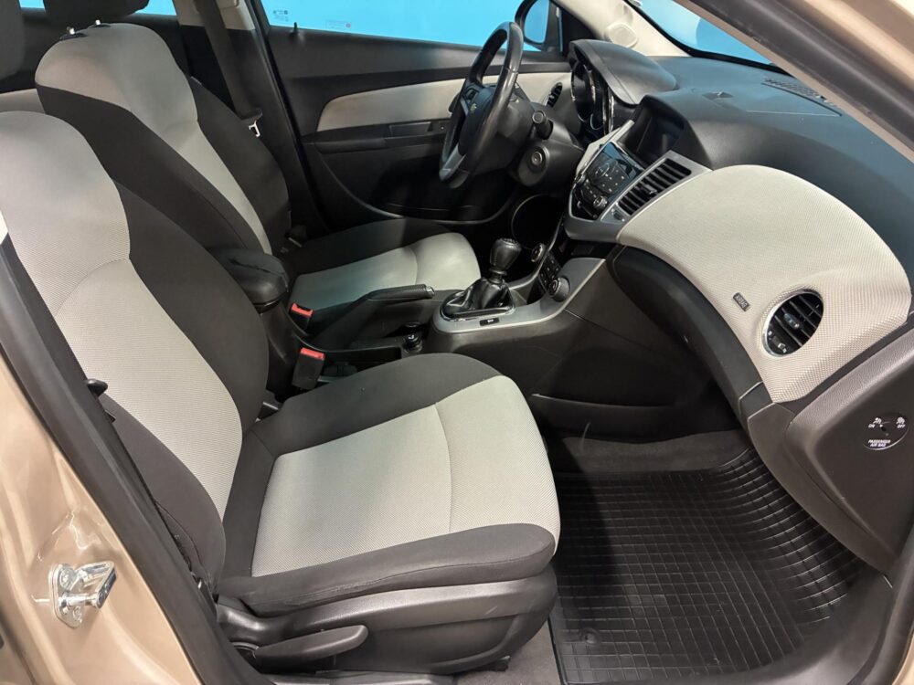 Chevrolet Cruze 9