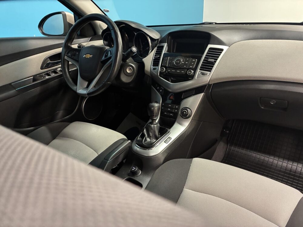Chevrolet Cruze 13