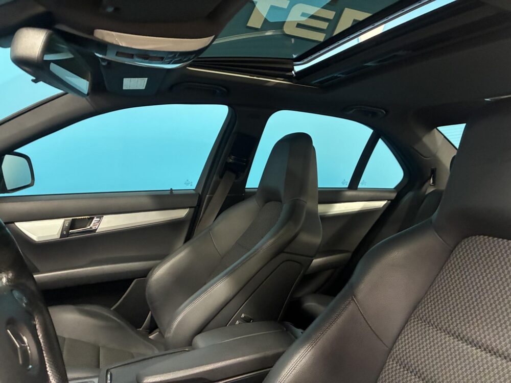 Mercedes-Benz C 63 AMG 9