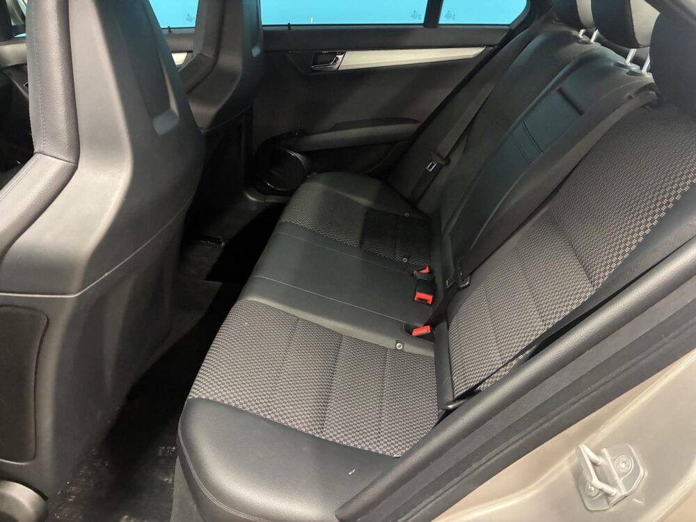 Mercedes-Benz C 63 AMG 10