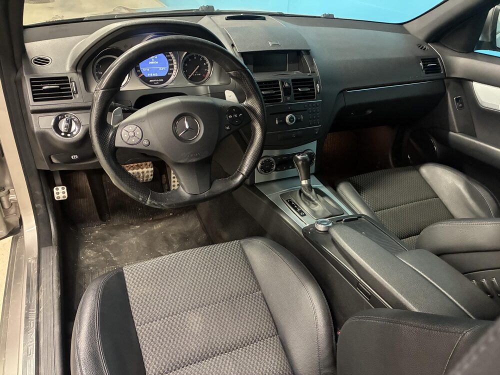 Mercedes-Benz C 63 AMG 15