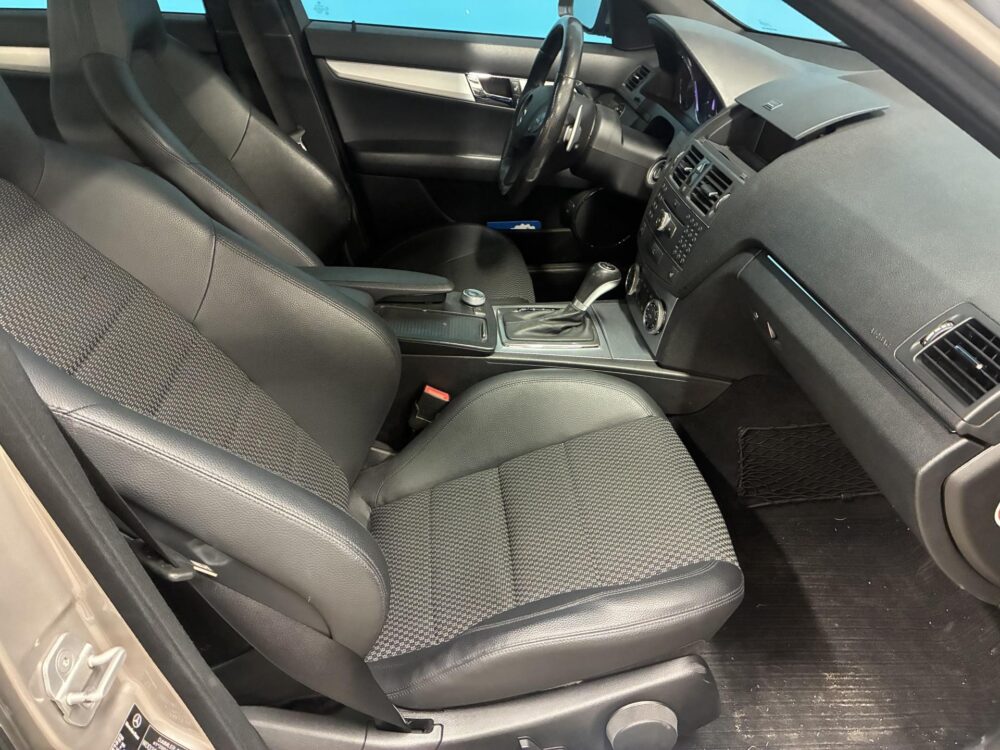 Mercedes-Benz C 63 AMG 11