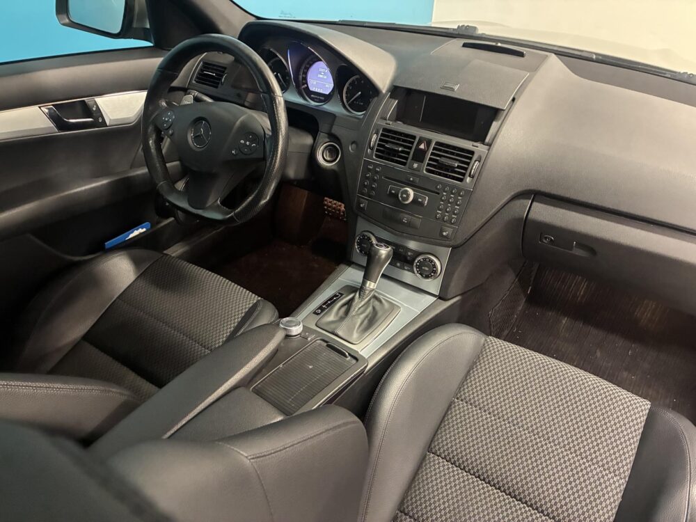 Mercedes-Benz C 63 AMG 14