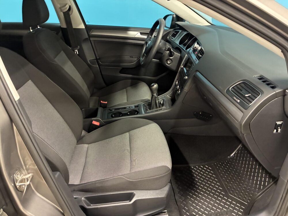 Volkswagen Golf 9