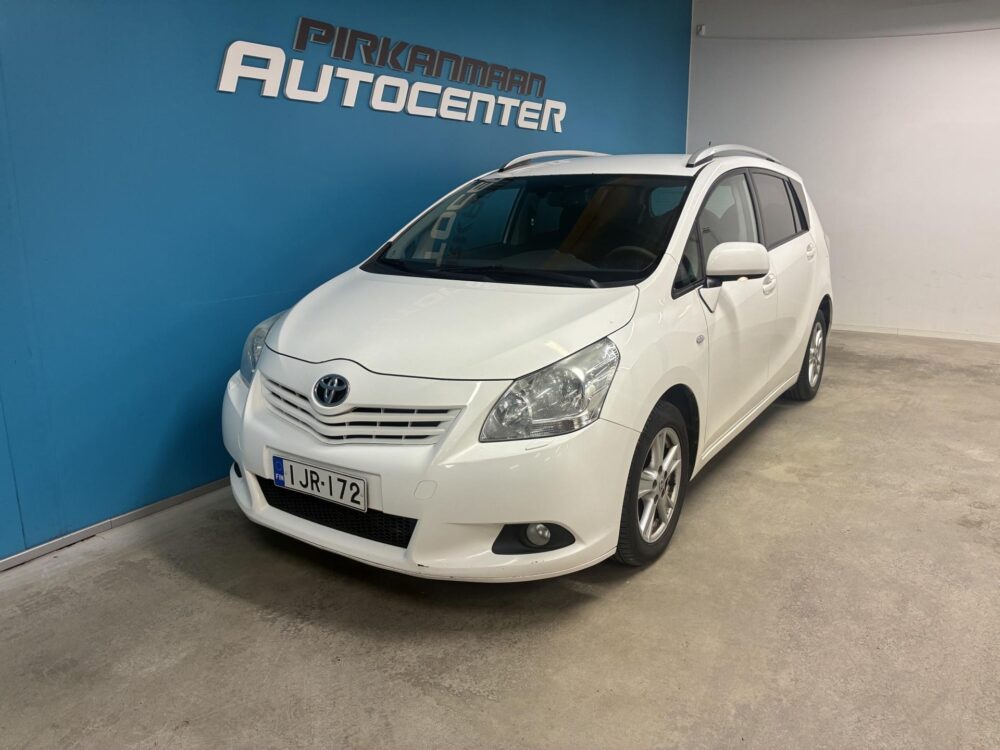 Toyota Verso 1