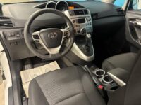Toyota Verso 12