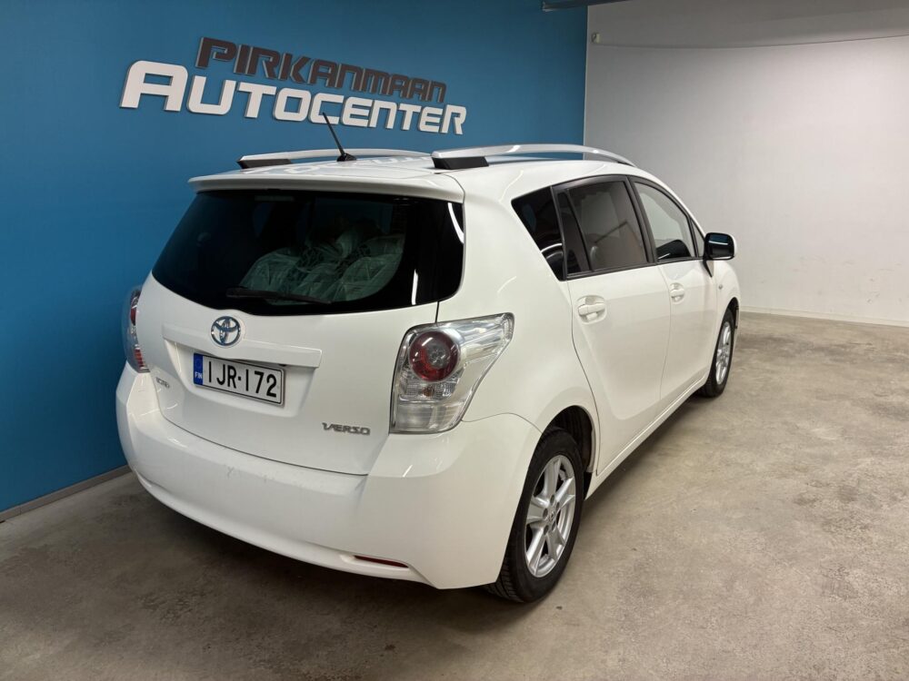 Toyota Verso 4