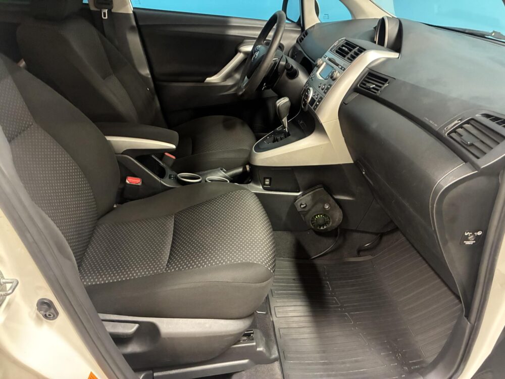 Toyota Verso 9