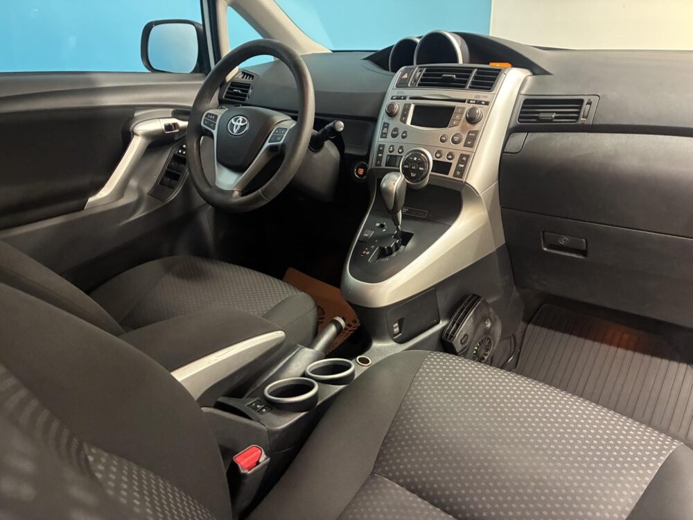 Toyota Verso 13
