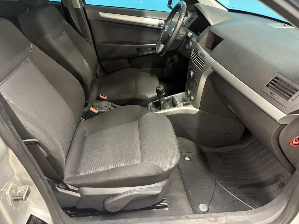 Opel Astra 9