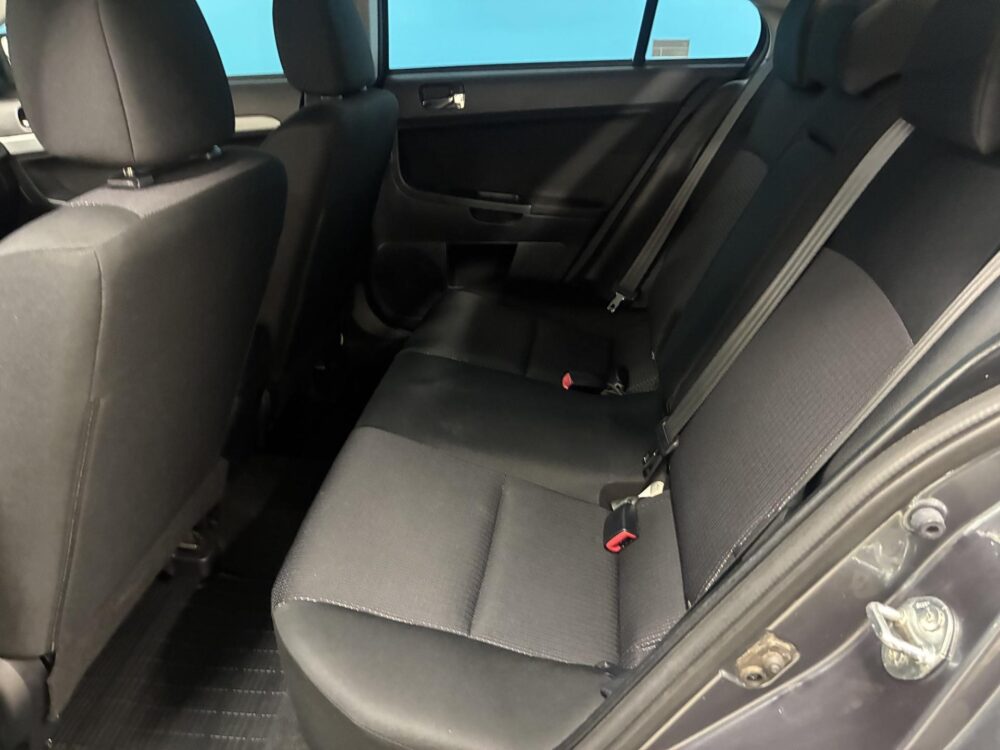 Mitsubishi Lancer 8