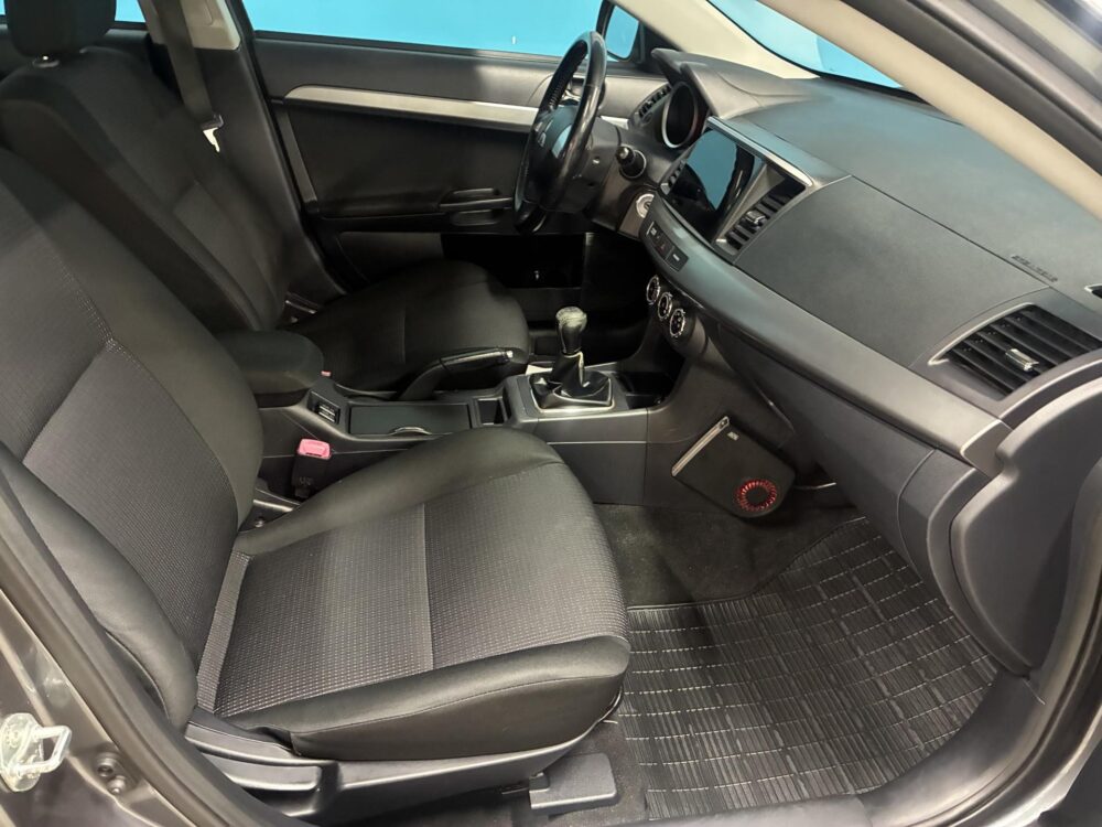 Mitsubishi Lancer 9