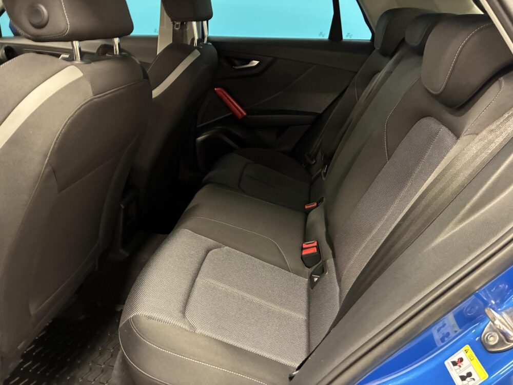 Audi Q2 8