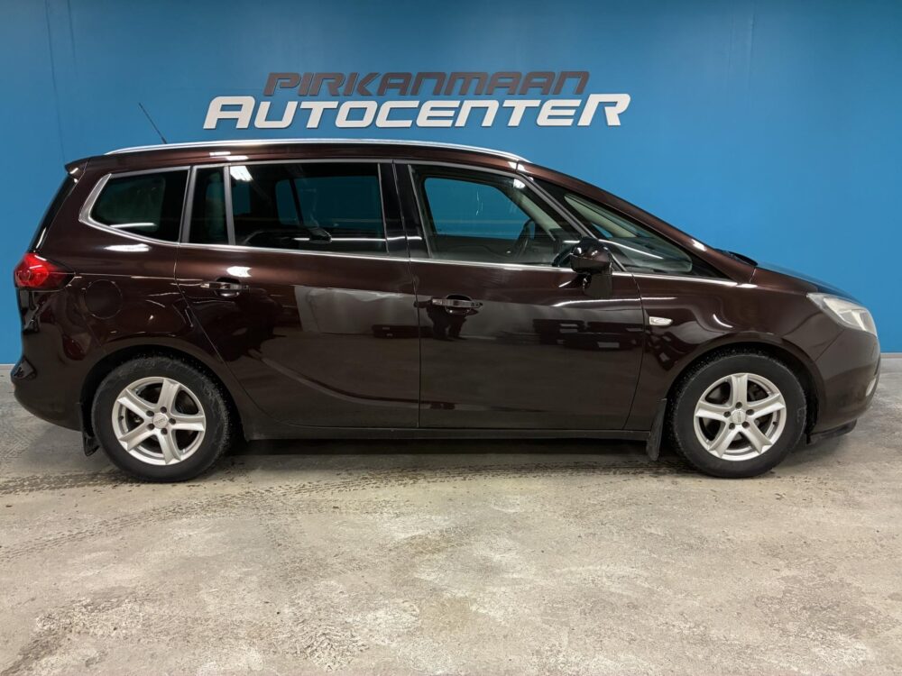 Opel Zafira Tourer 5