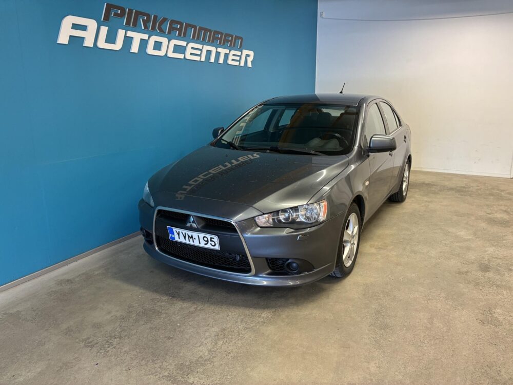 Mitsubishi Lancer 1