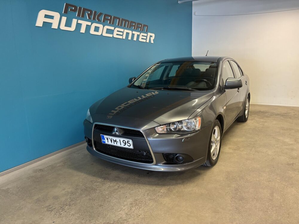 Mitsubishi Lancer 1