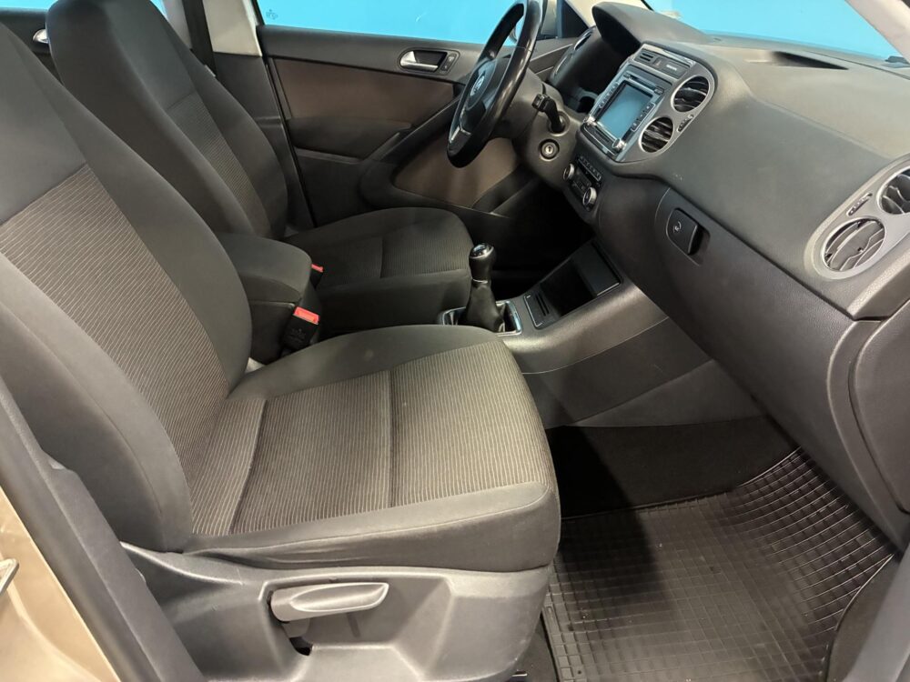 Volkswagen Tiguan 9