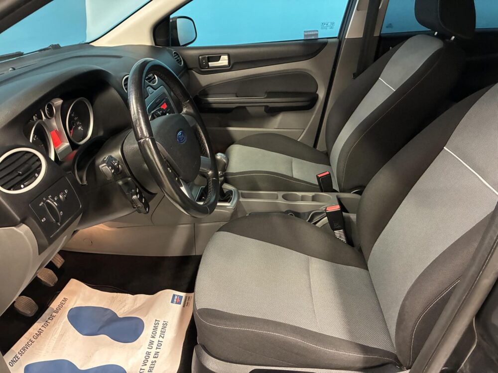 Ford Focus 7