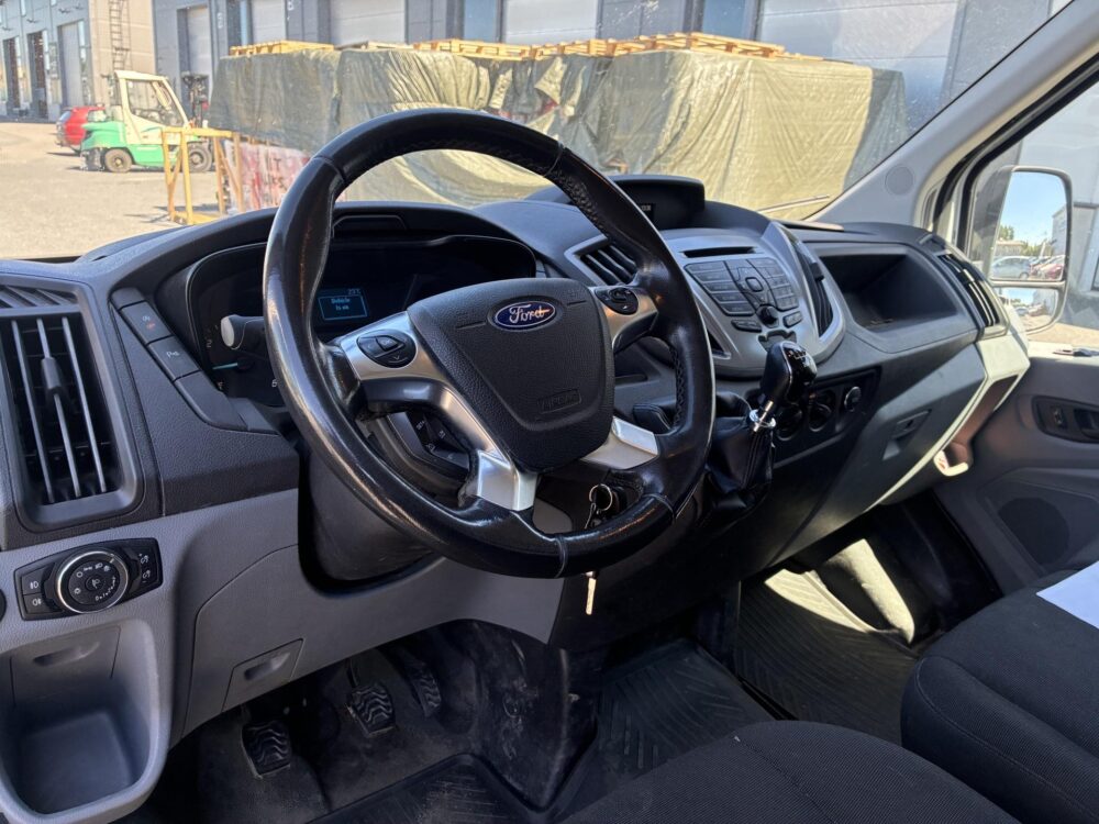 Ford Transit 7