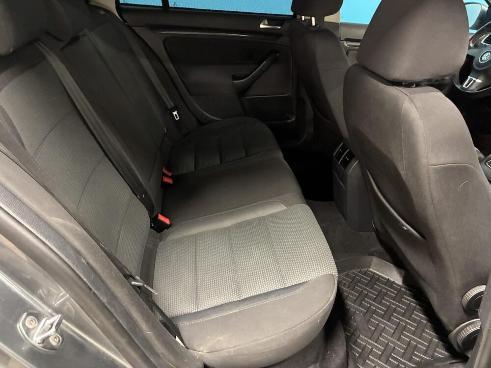 Volkswagen Golf 10
