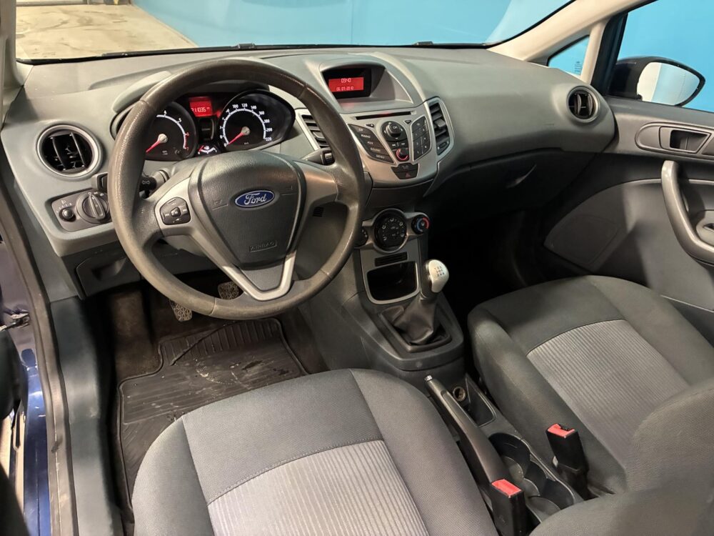 Ford Fiesta 12
