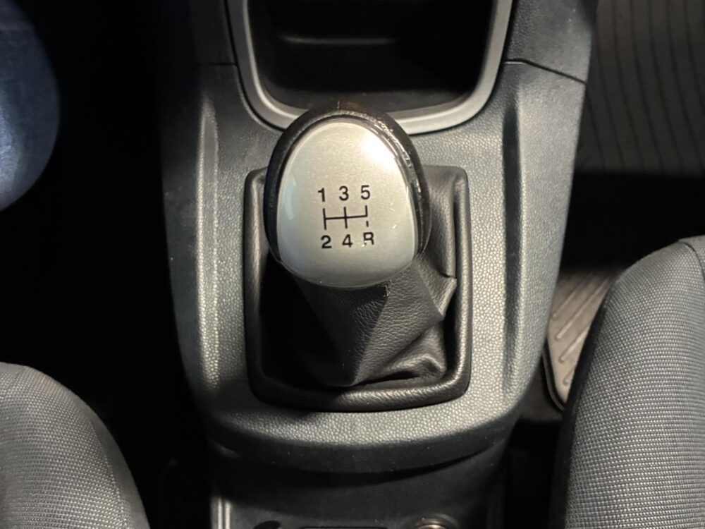 Ford Fiesta 16