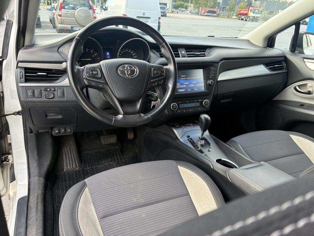 Toyota Avensis 6
