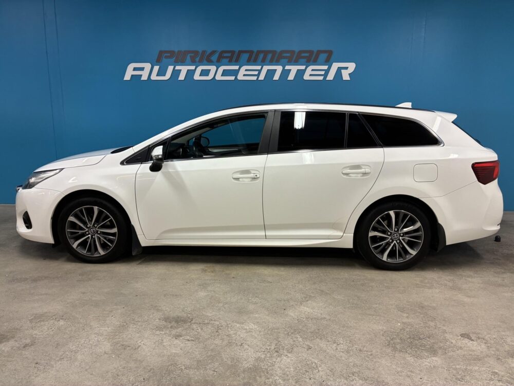 Toyota Avensis 2