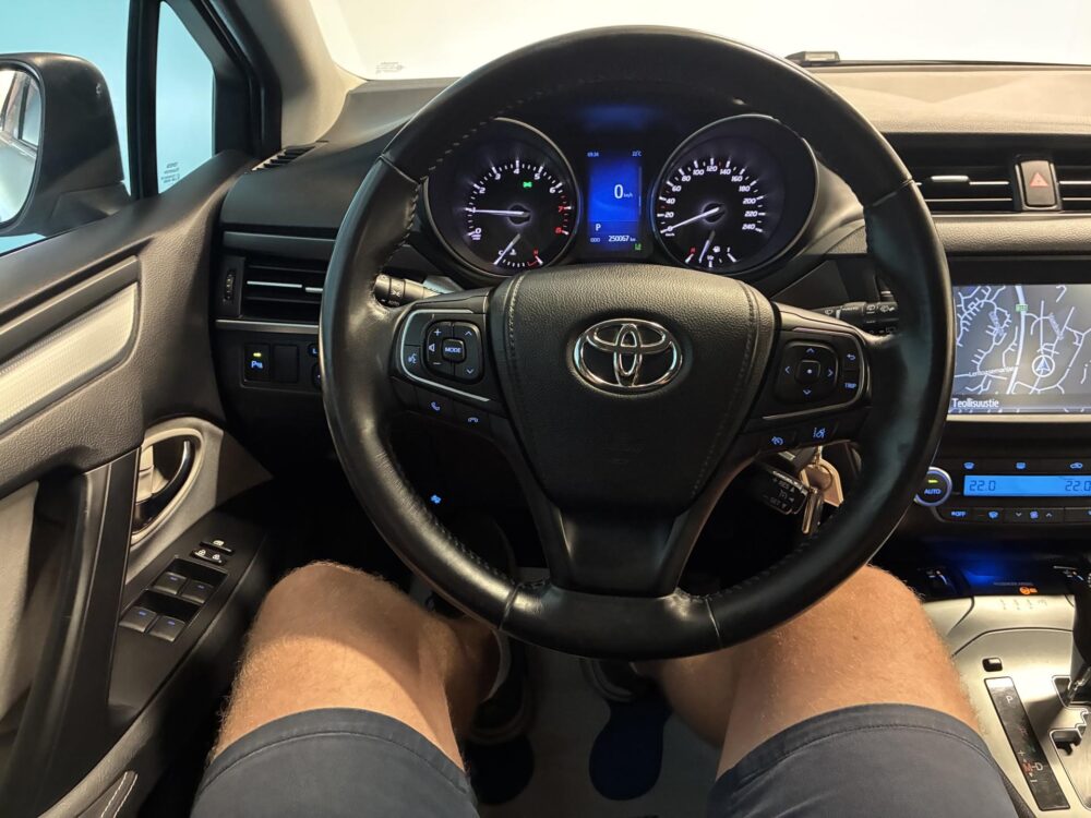 Toyota Avensis 11