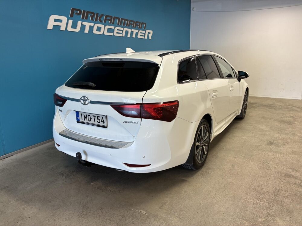 Toyota Avensis 4