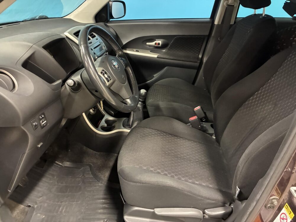 Toyota Urban Cruiser 4
