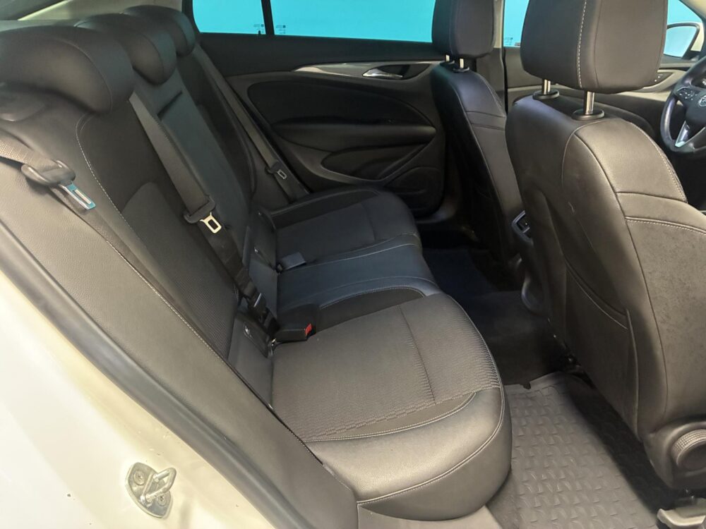 Opel Insignia 10