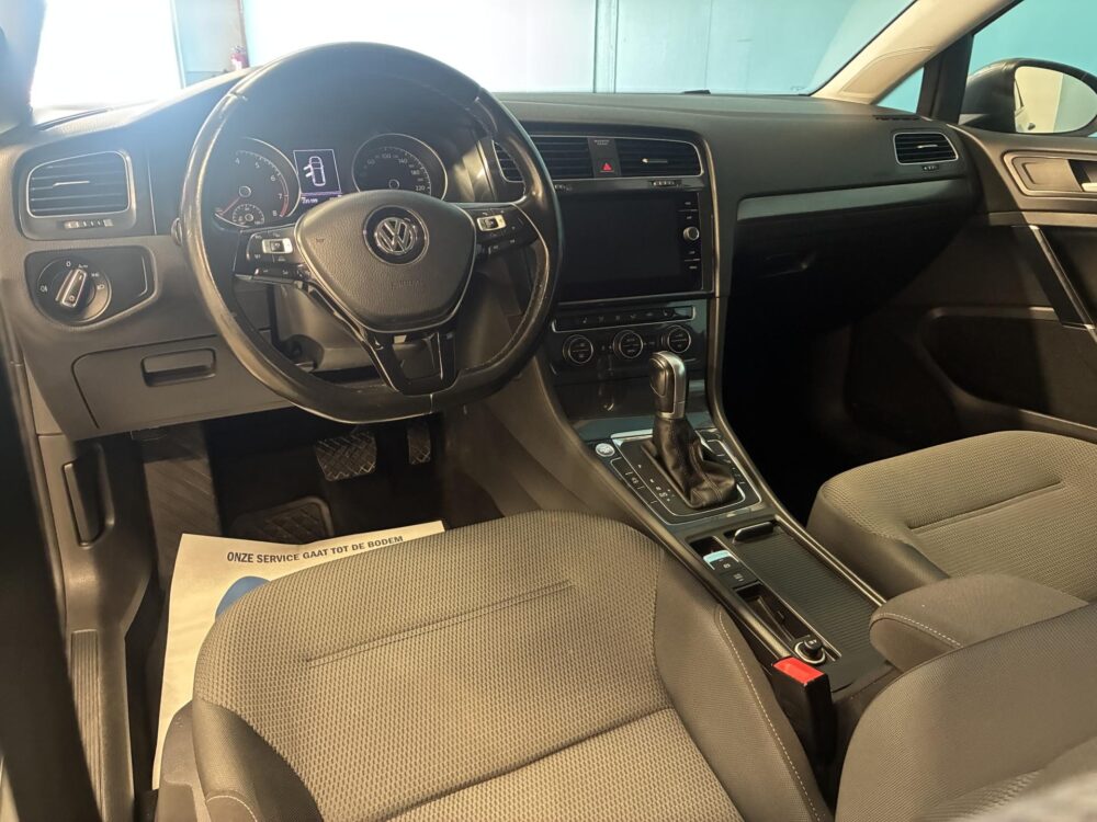 Volkswagen Golf 12