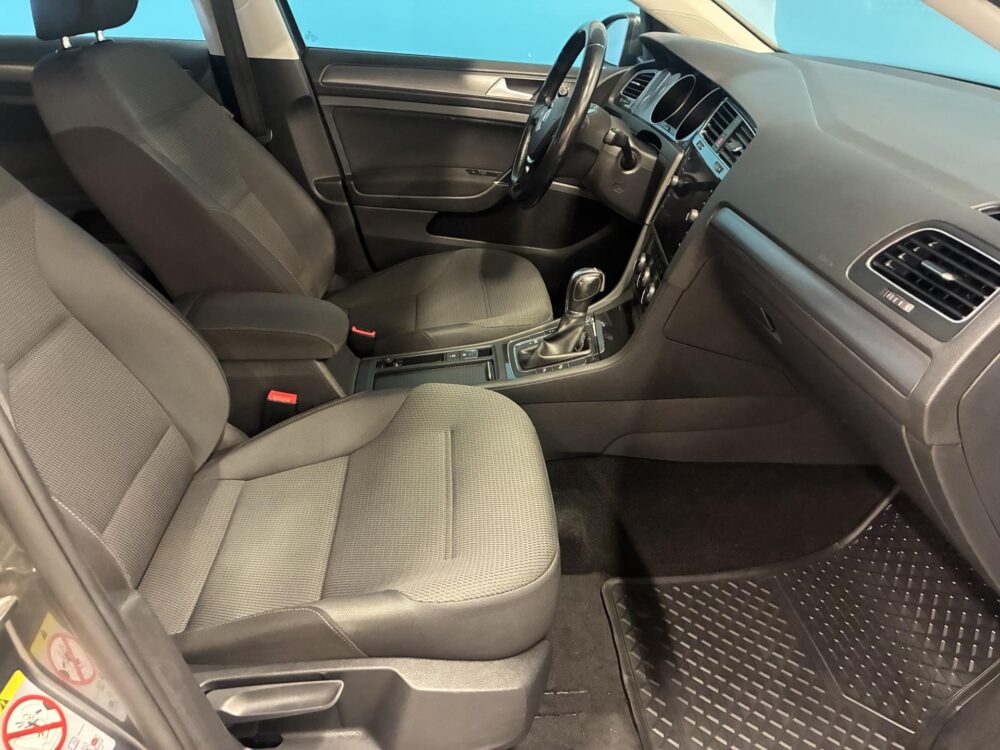 Volkswagen Golf 9