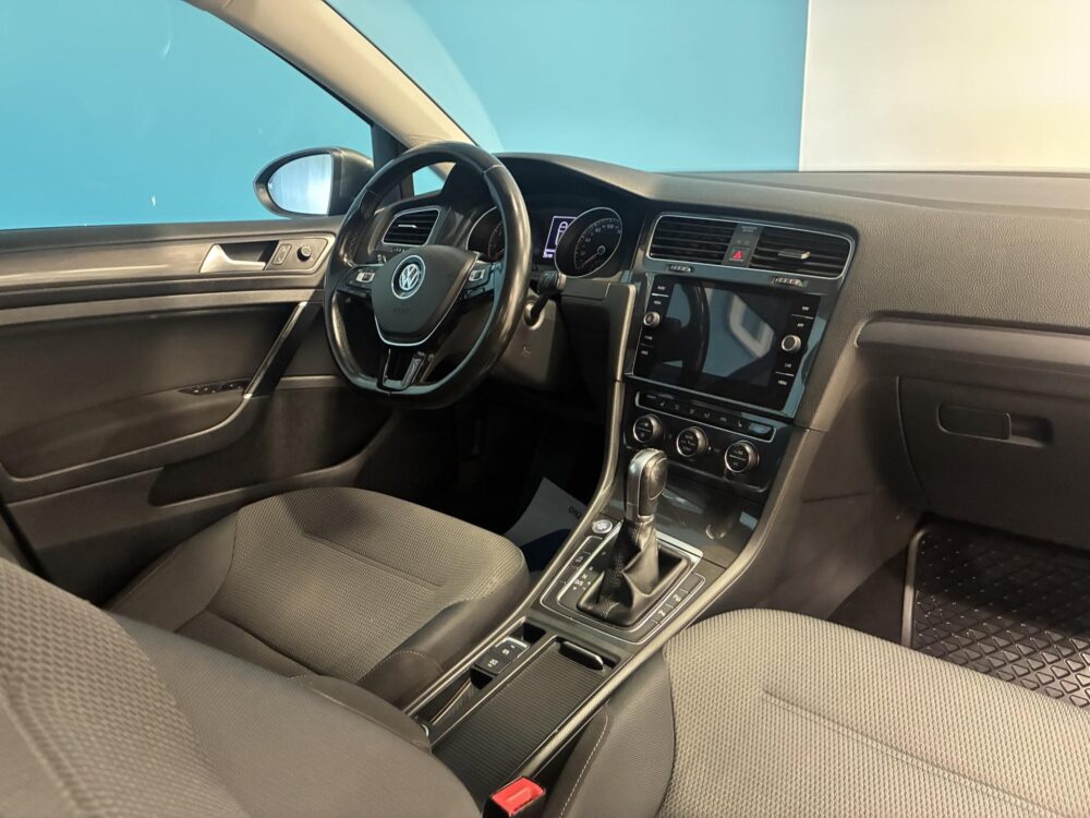 Volkswagen Golf 13
