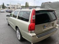 Volvo V70 3