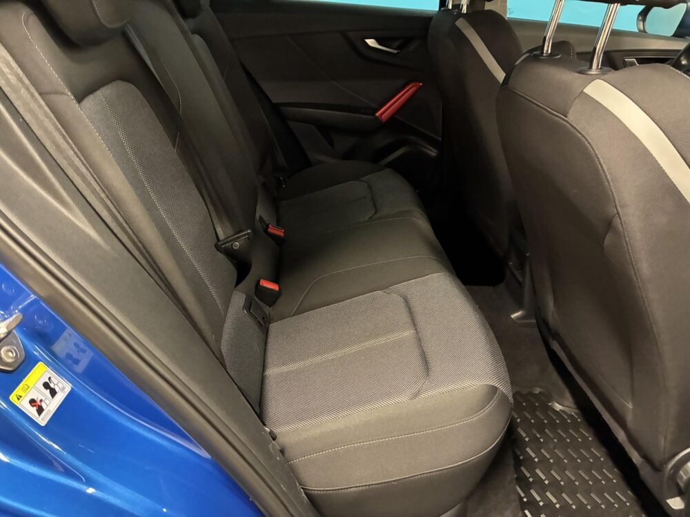 Audi Q2 10