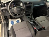Volkswagen Golf 12