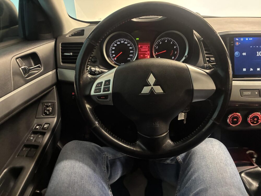 Mitsubishi Lancer 11