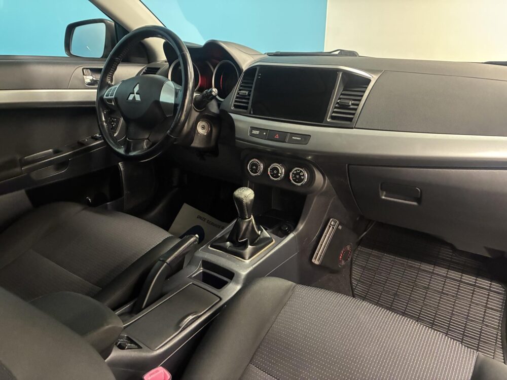 Mitsubishi Lancer 13