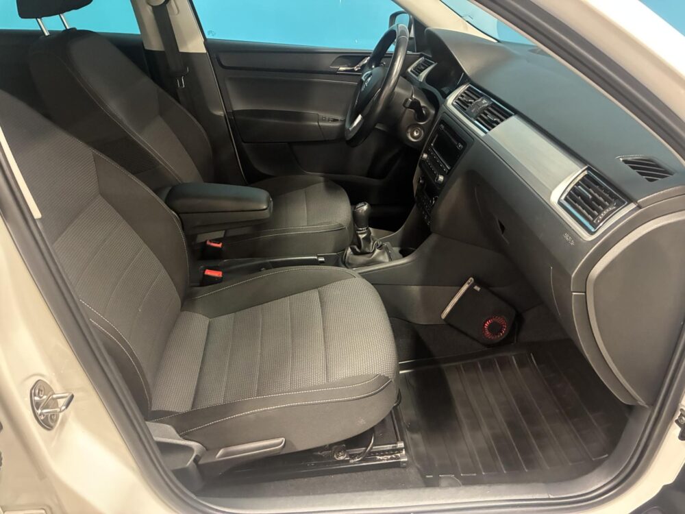 Skoda Rapid 9