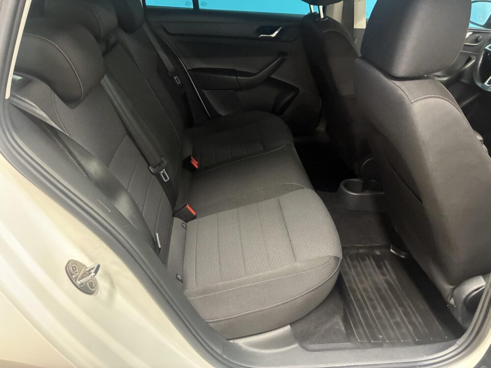 Skoda Rapid 10
