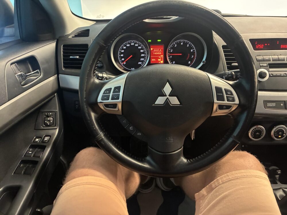 Mitsubishi Lancer 11