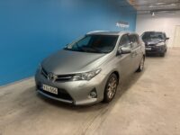 Toyota Auris 1