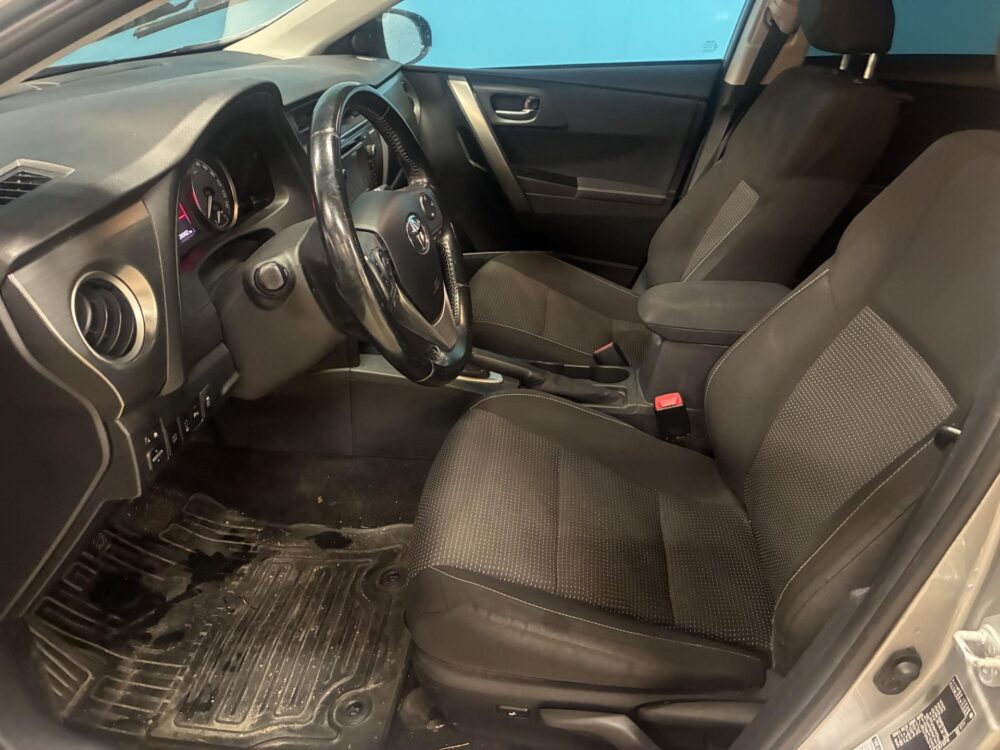 Toyota Auris 4