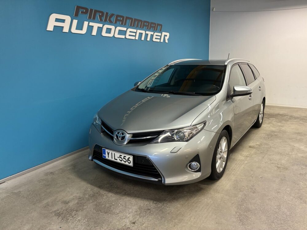 Toyota Auris 1